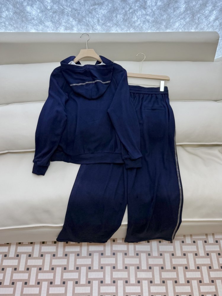 Костюм женский фото 4