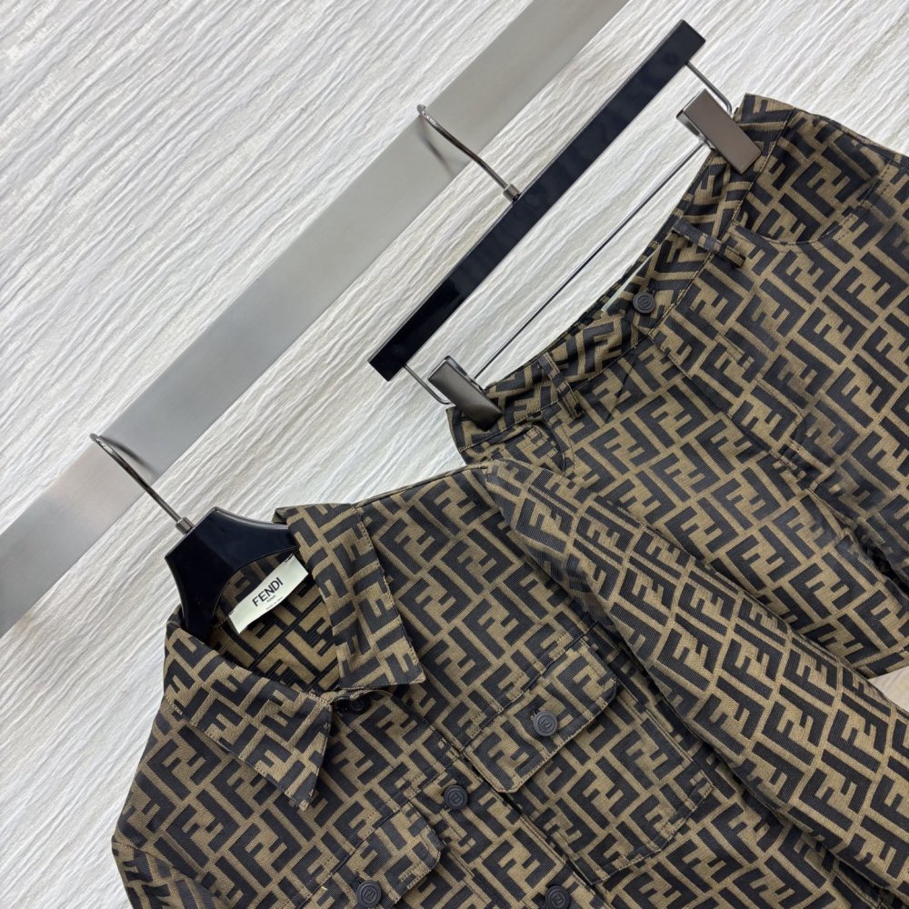 Костюм женский фото 5