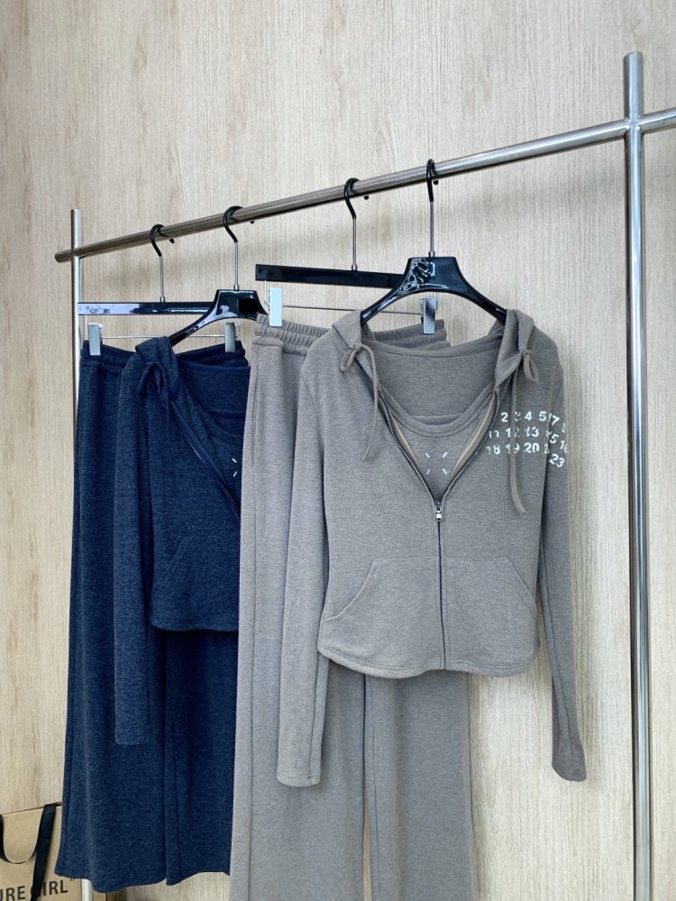 Костюм женский фото 5