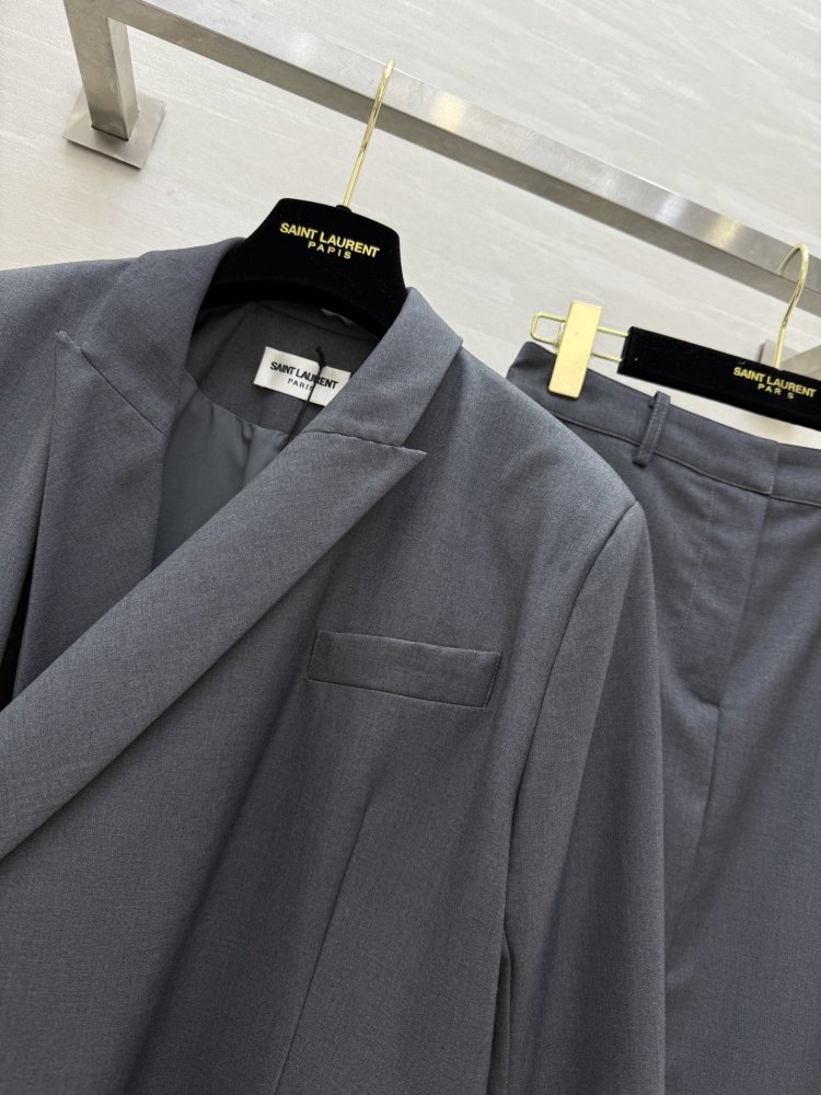 Костюм женский фото 5