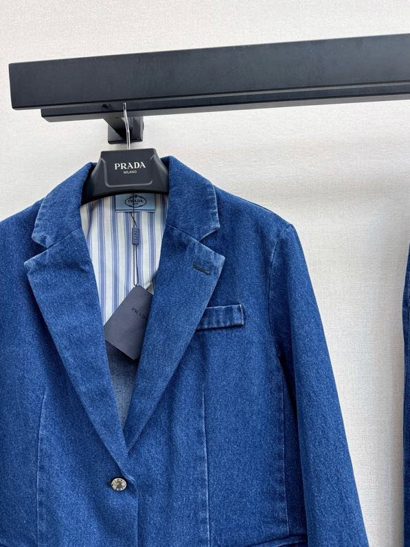 Костюм женский фото 5