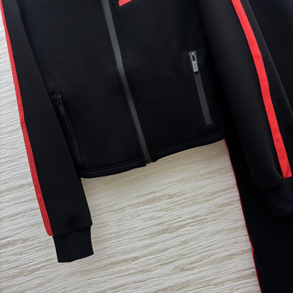 Костюм женский фото 5