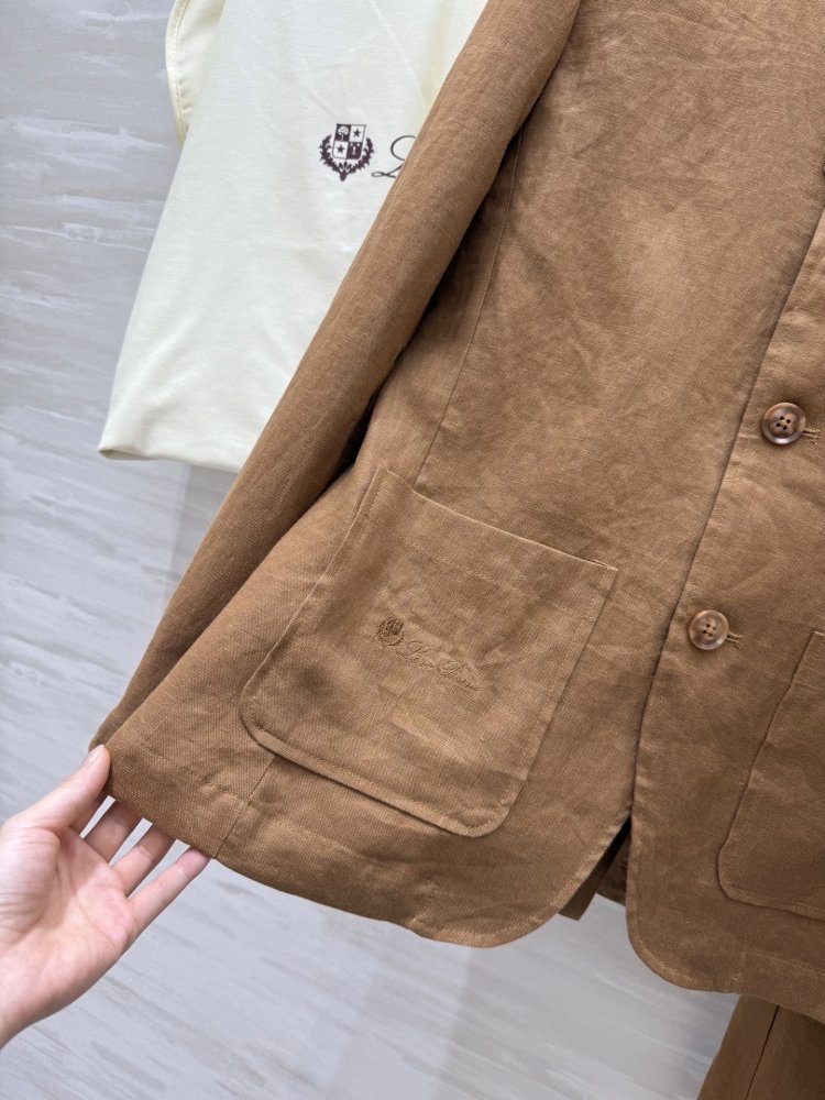 Костюм женский фото 5