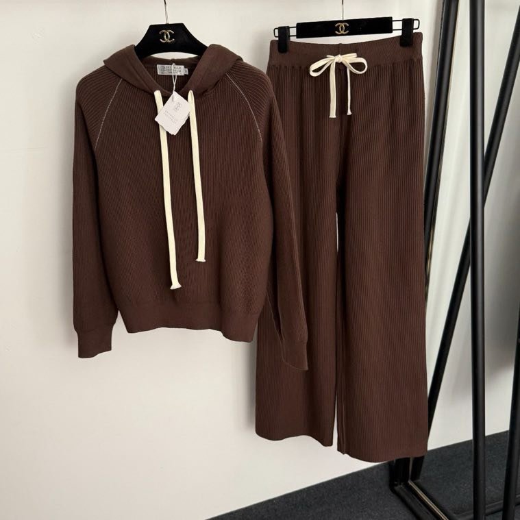 Костюм женский фото 5