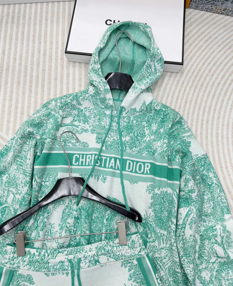 Костюм жіночий фото 5