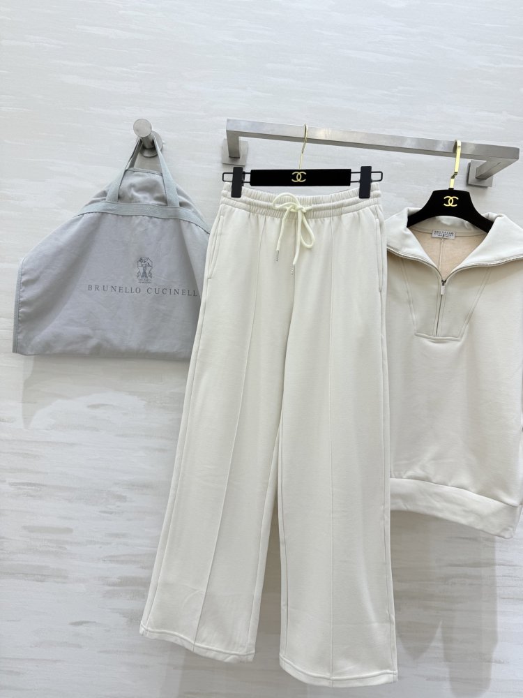 Костюм женский фото 5