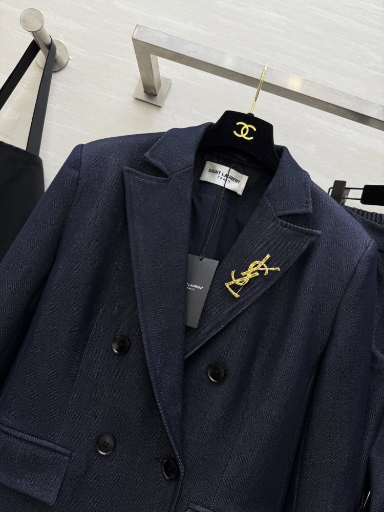 Костюм женский фото 5