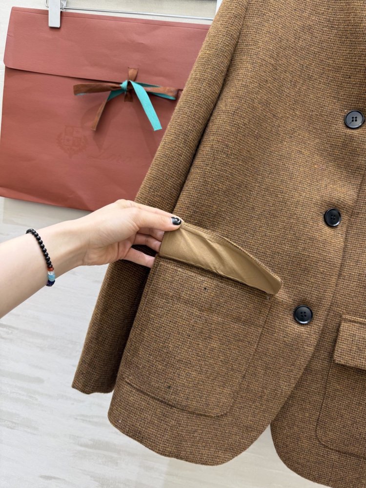 Costume female фото 5