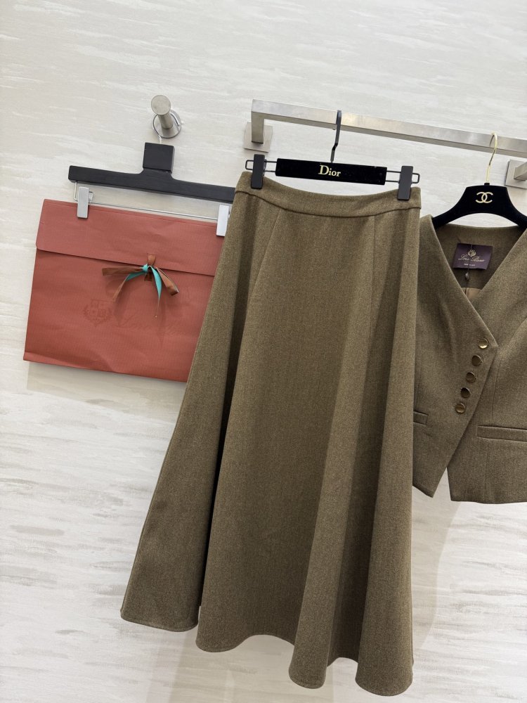 Costume female фото 5