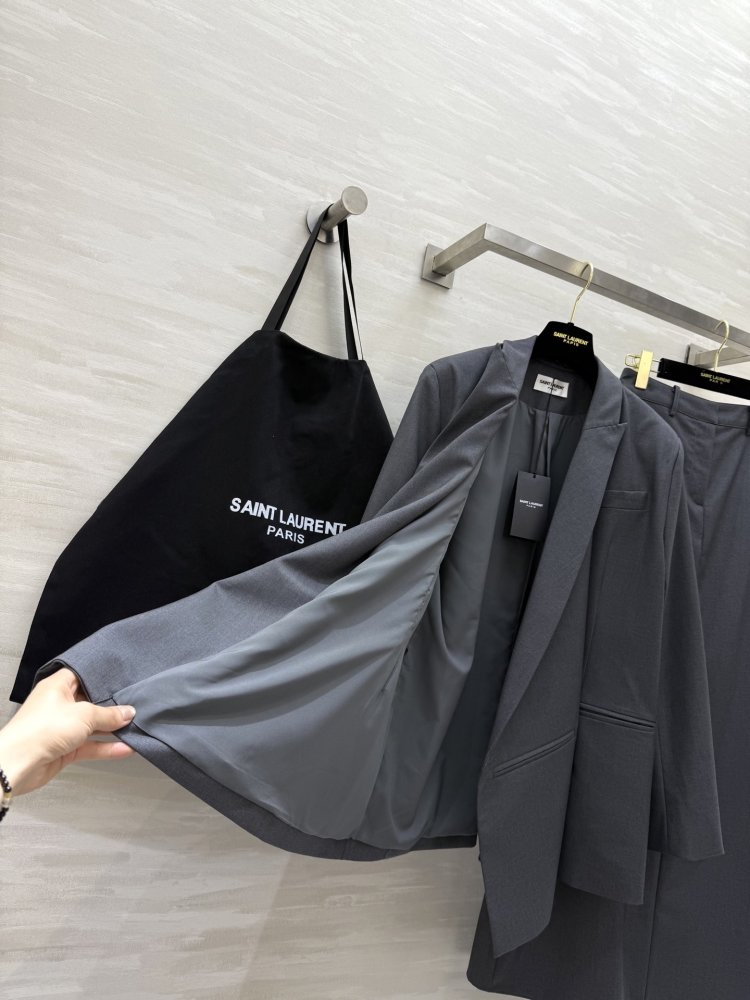 Костюм женский фото 6