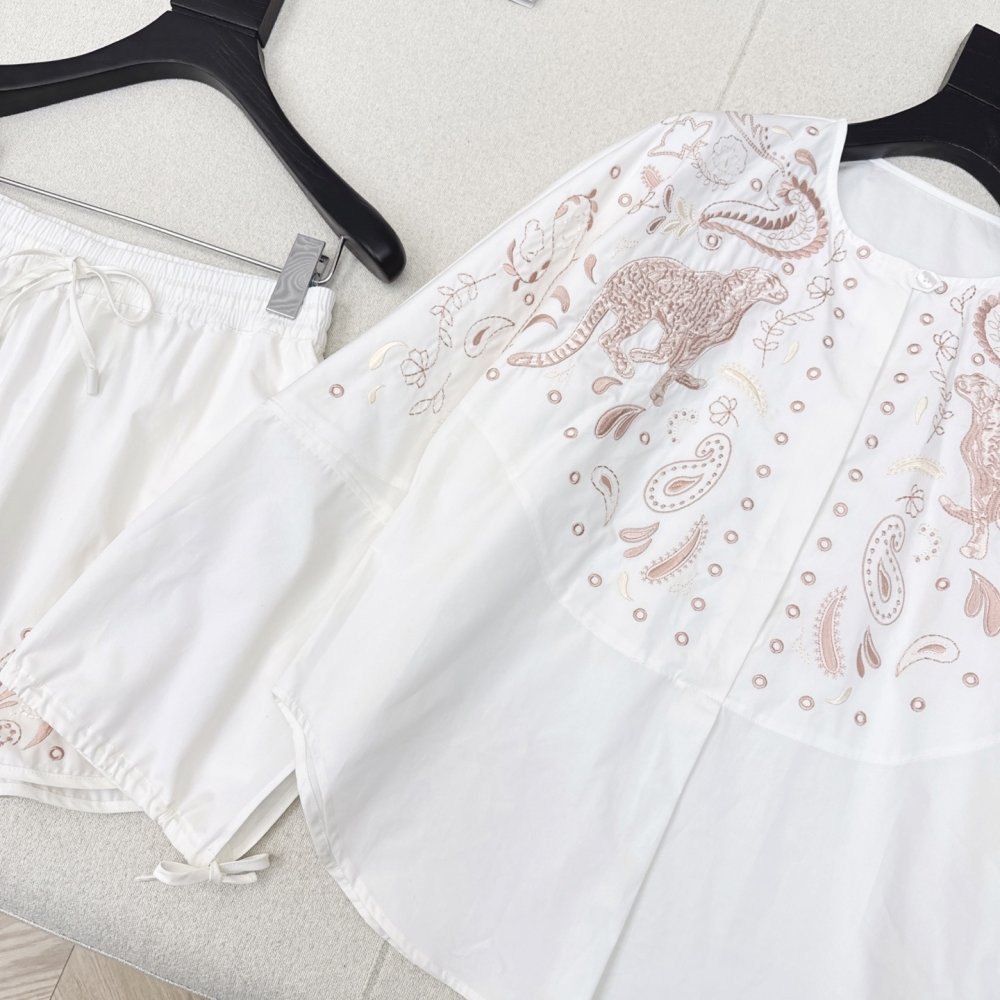 Костюм женский фото 6