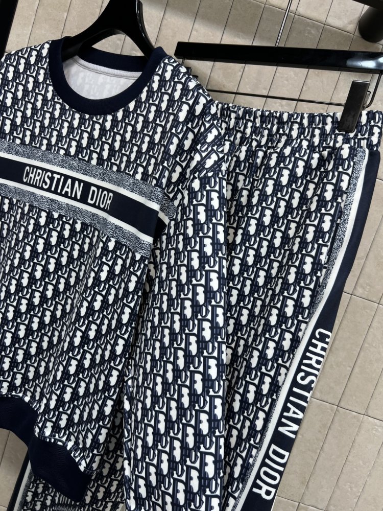 Костюм женский фото 6