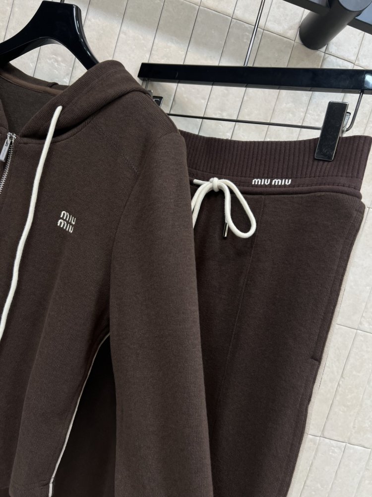 Костюм женский фото 6