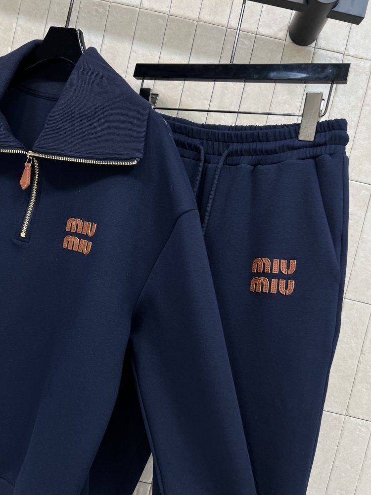 Костюм женский фото 6