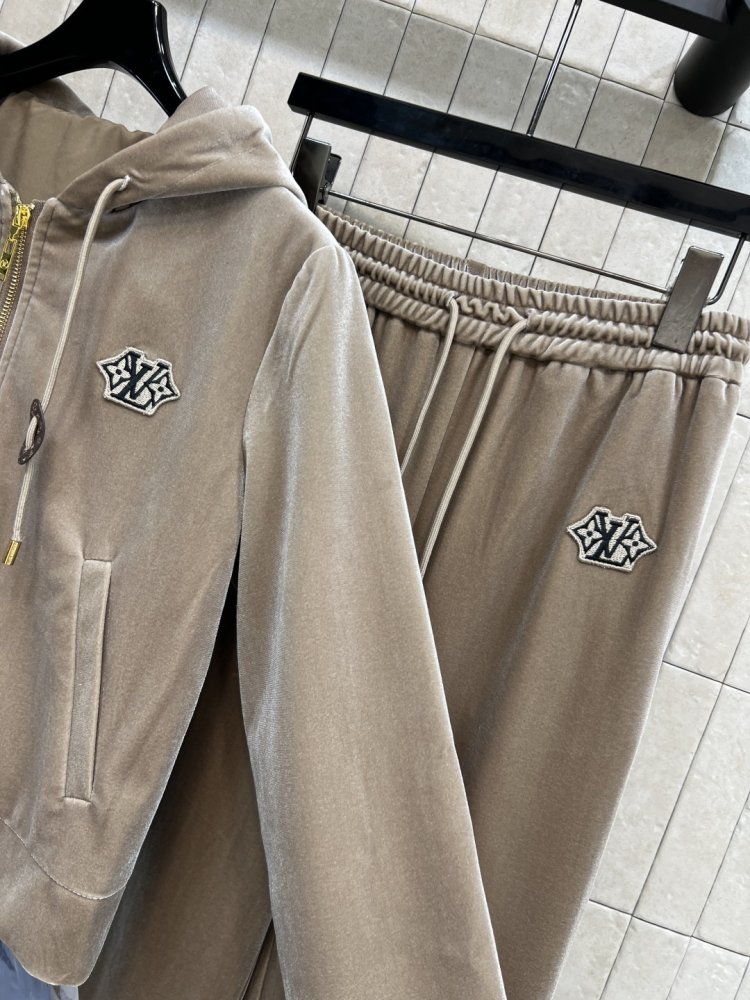 Костюм жіночий фото 6