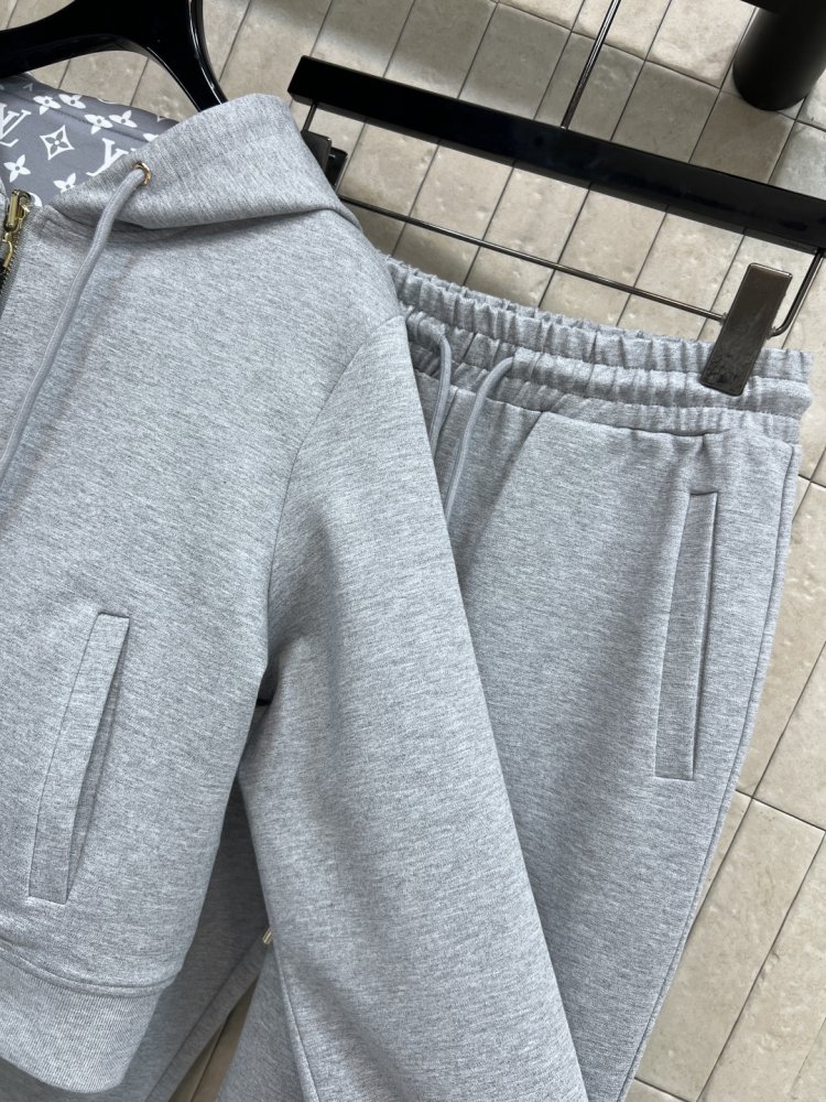 Костюм жіночий фото 6