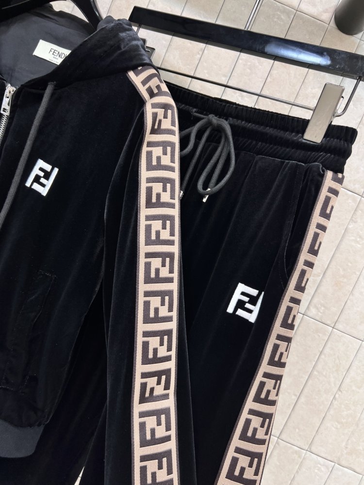 Костюм жіночий фото 6