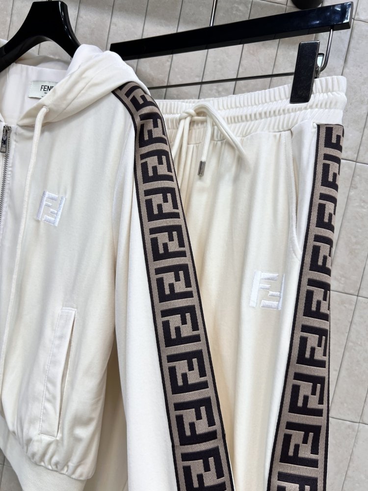 Костюм жіночий фото 6