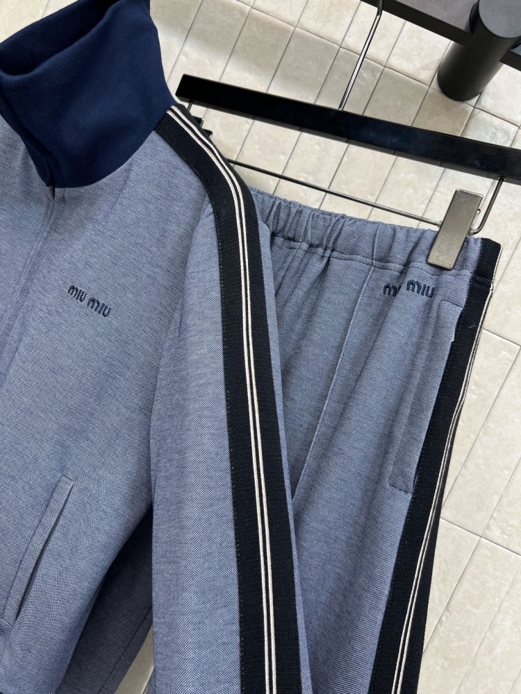 Костюм женский фото 6