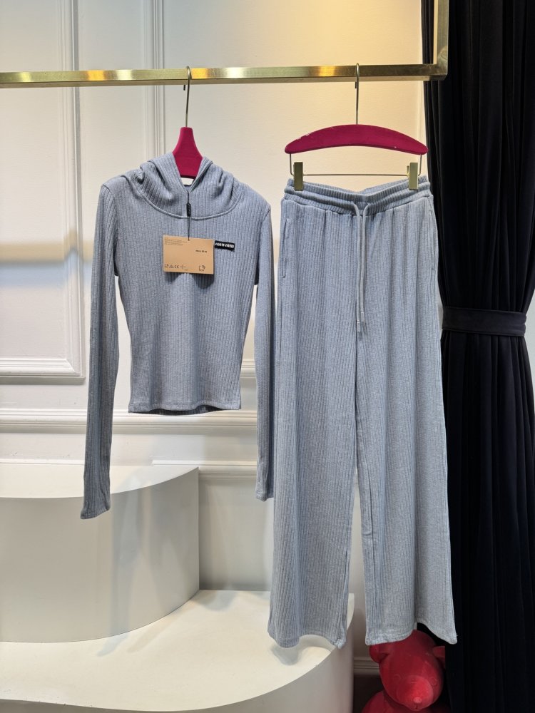 Костюм женский фото 6