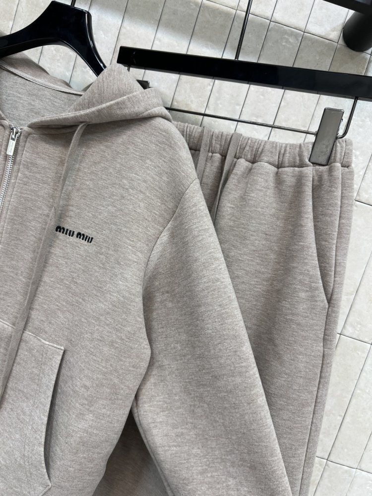 Костюм жіночий фото 6