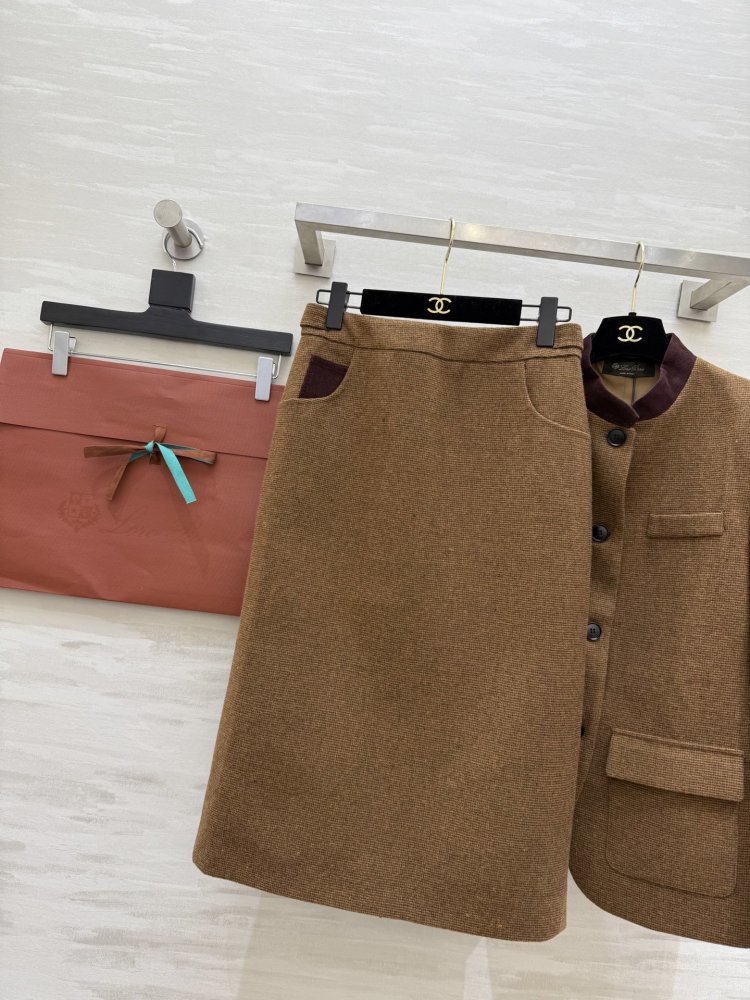 Costume female фото 6