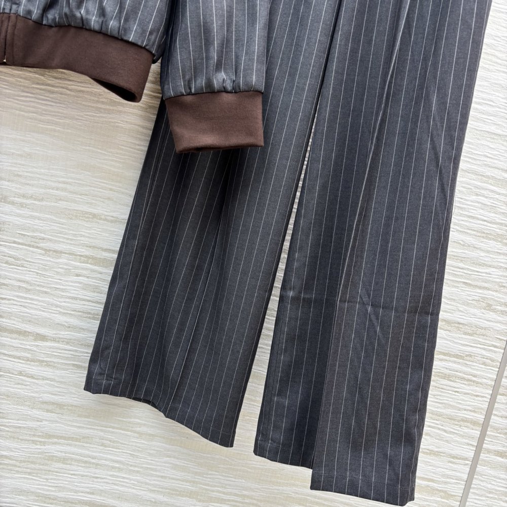 Костюм женский фото 7