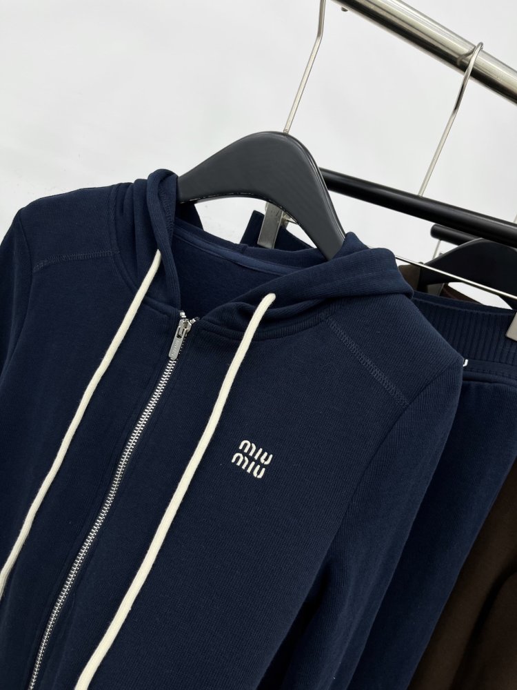 Костюм жіночий фото 7