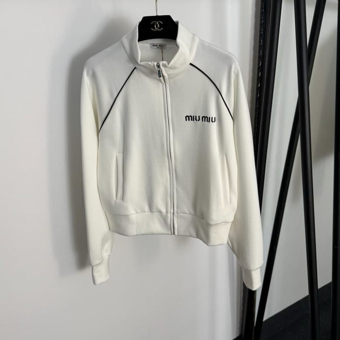 Костюм жіночий фото 7