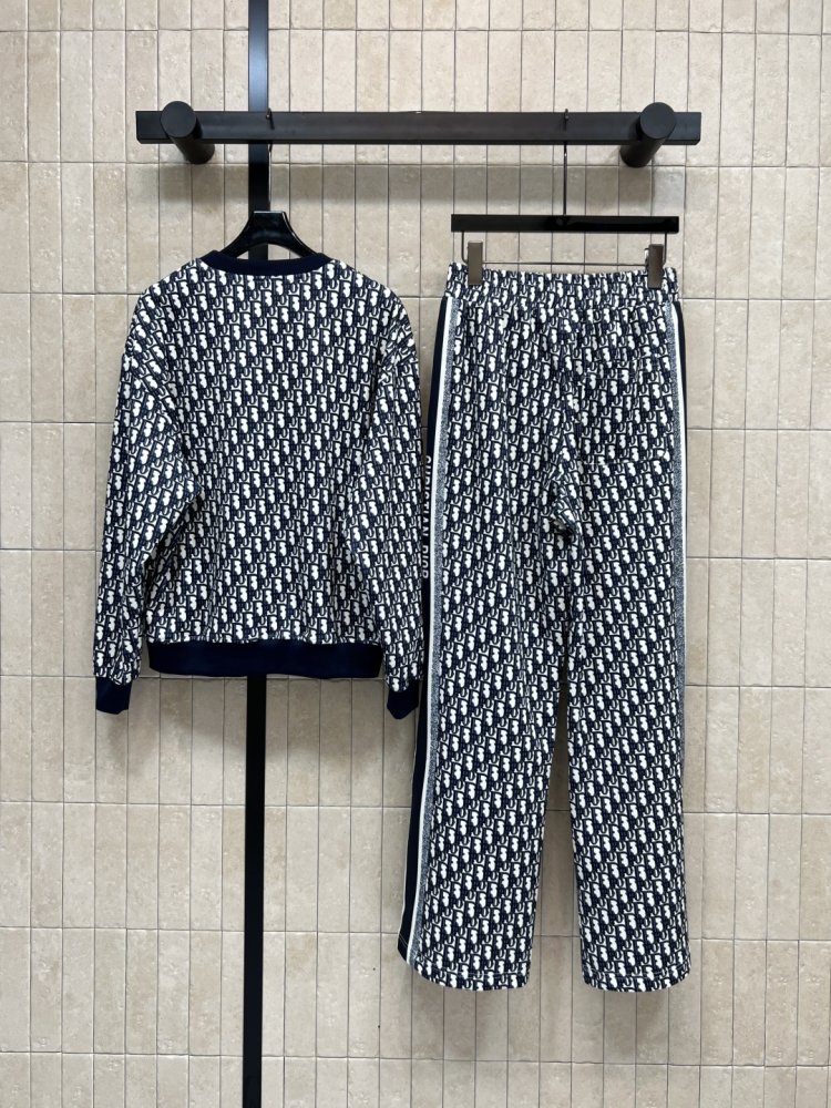 Костюм женский фото 7