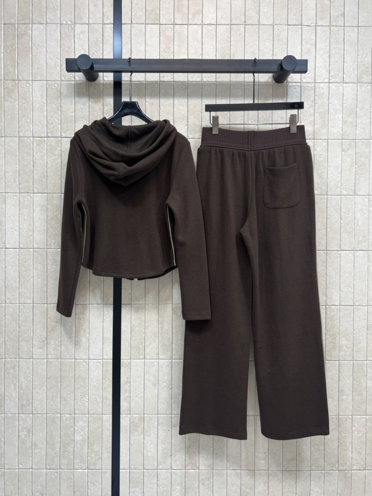 Костюм женский фото 7