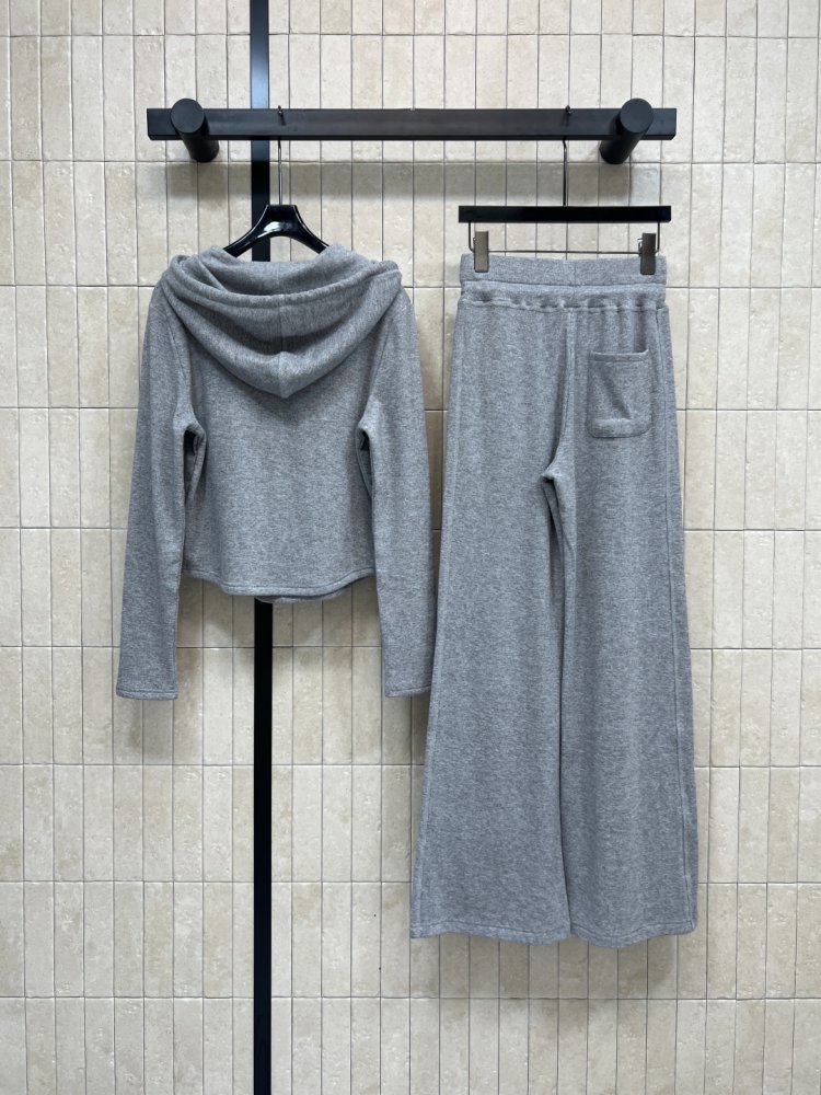 Костюм жіночий фото 7