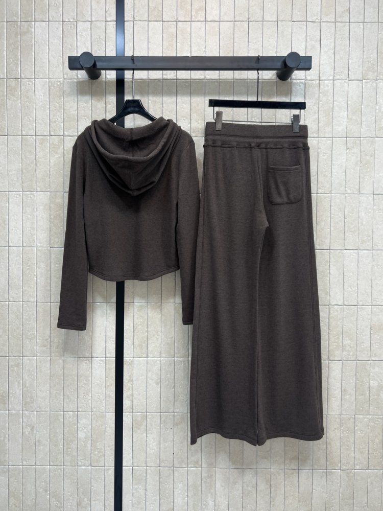 Костюм женский фото 7