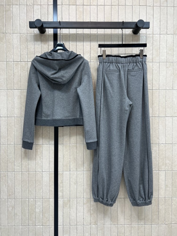 Костюм жіночий фото 7