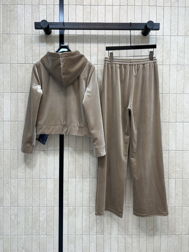 Костюм жіночий фото 7