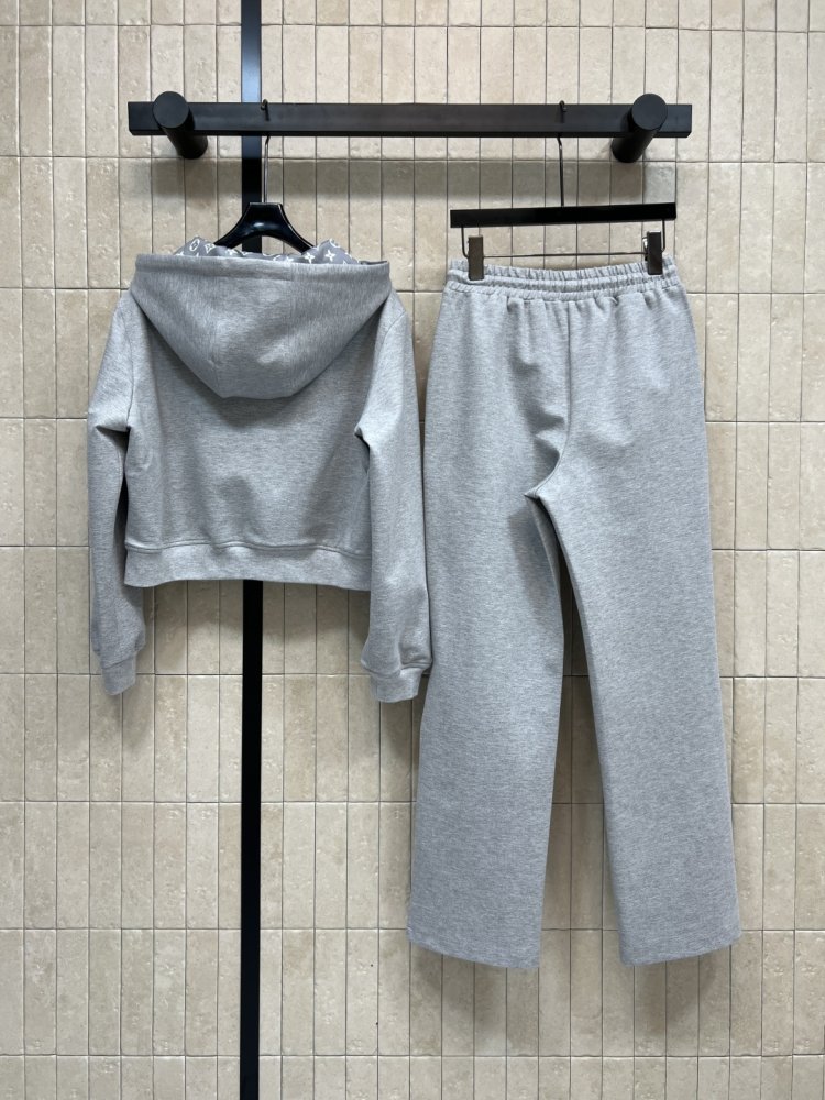 Костюм жіночий фото 7