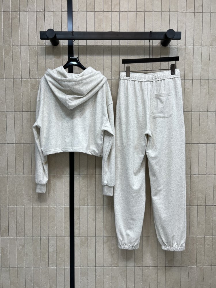 Костюм жіночий фото 7