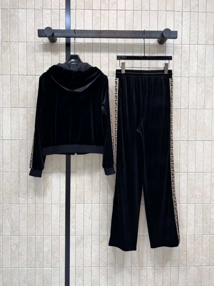 Костюм жіночий фото 7