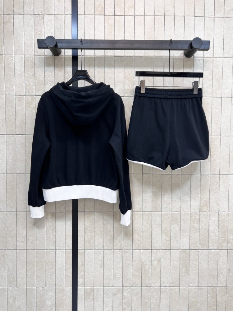 Костюм жіночий фото 7