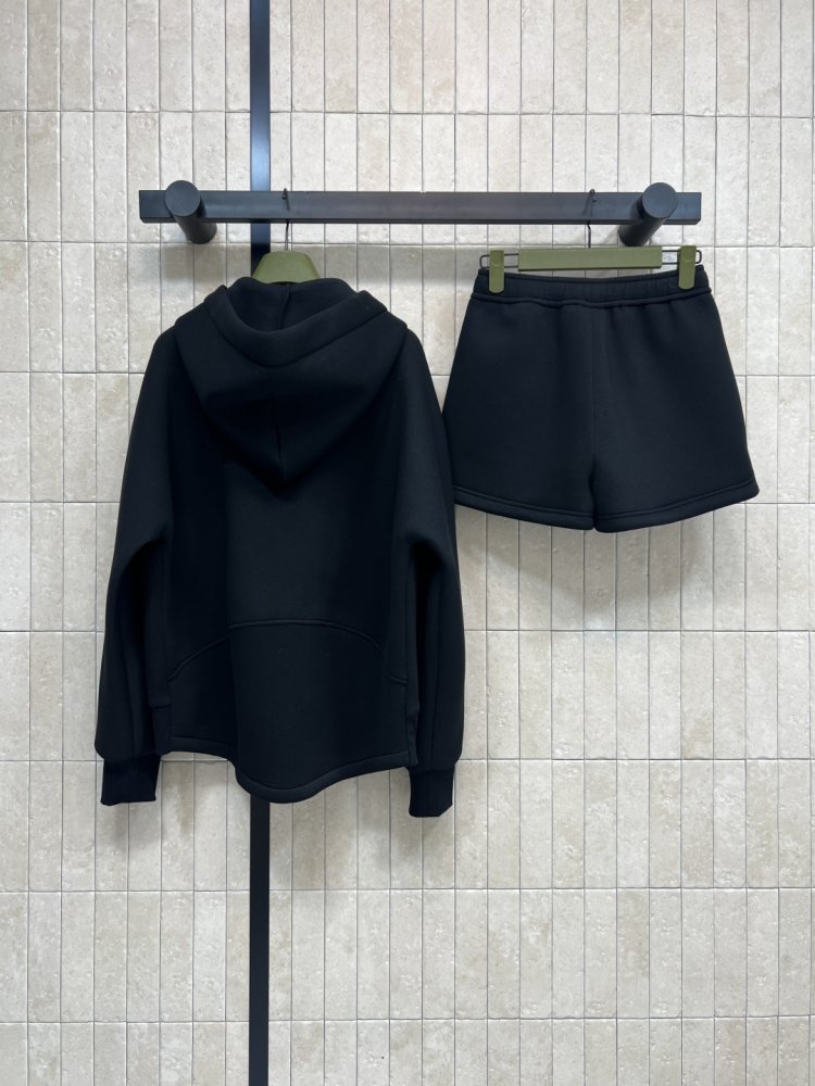 Костюм жіночий фото 7