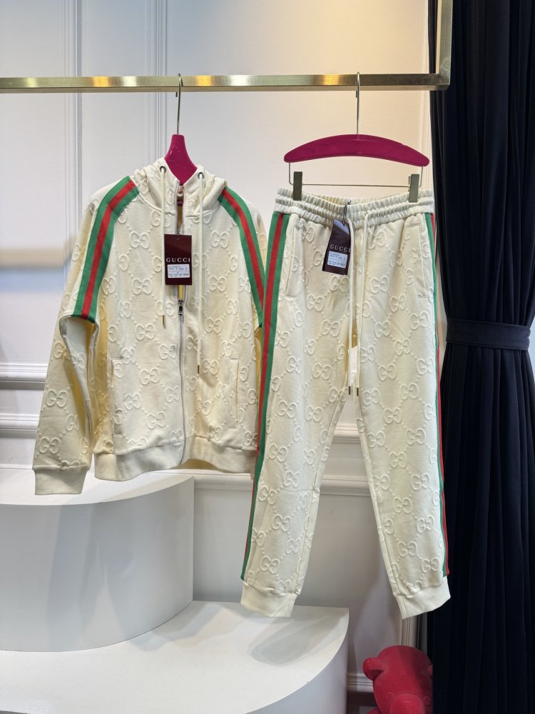 Костюм женский фото 7