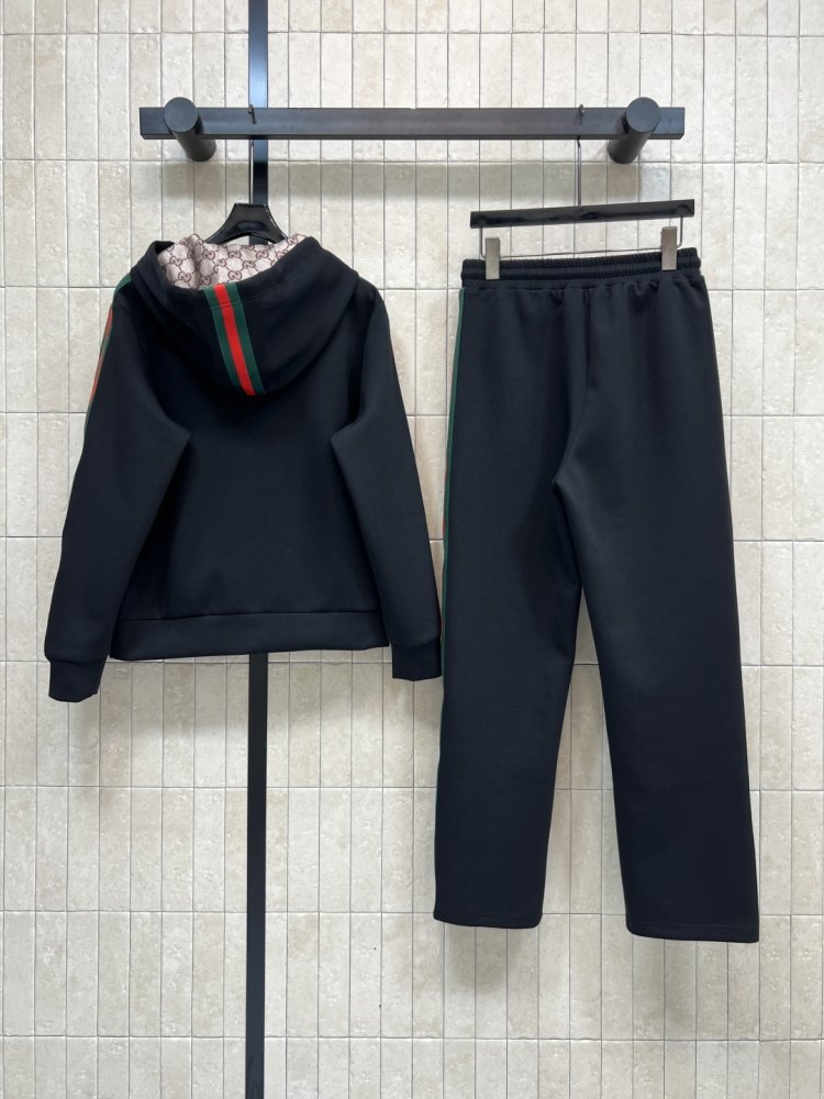 Костюм женский фото 7