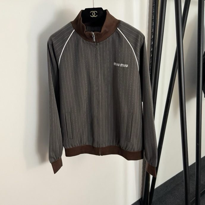 Костюм жіночий фото 7