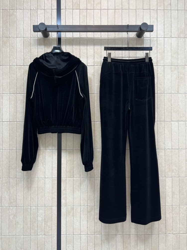 Костюм женский фото 7