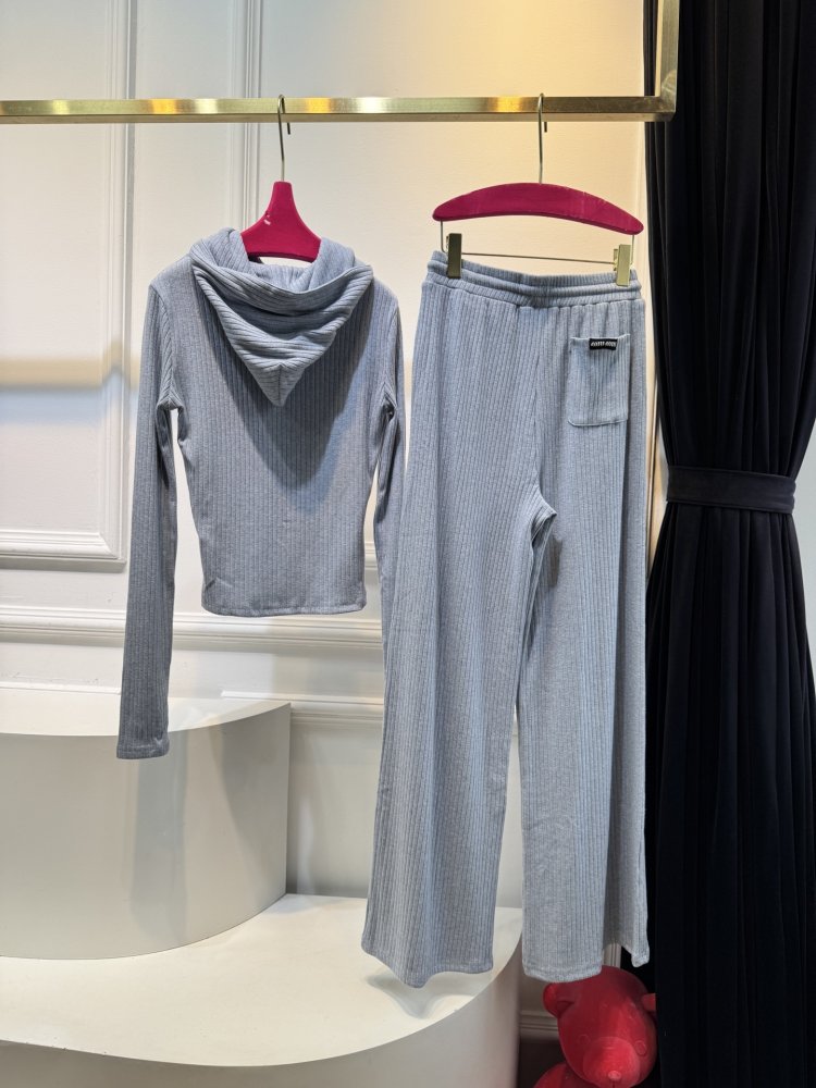 Костюм женский фото 7