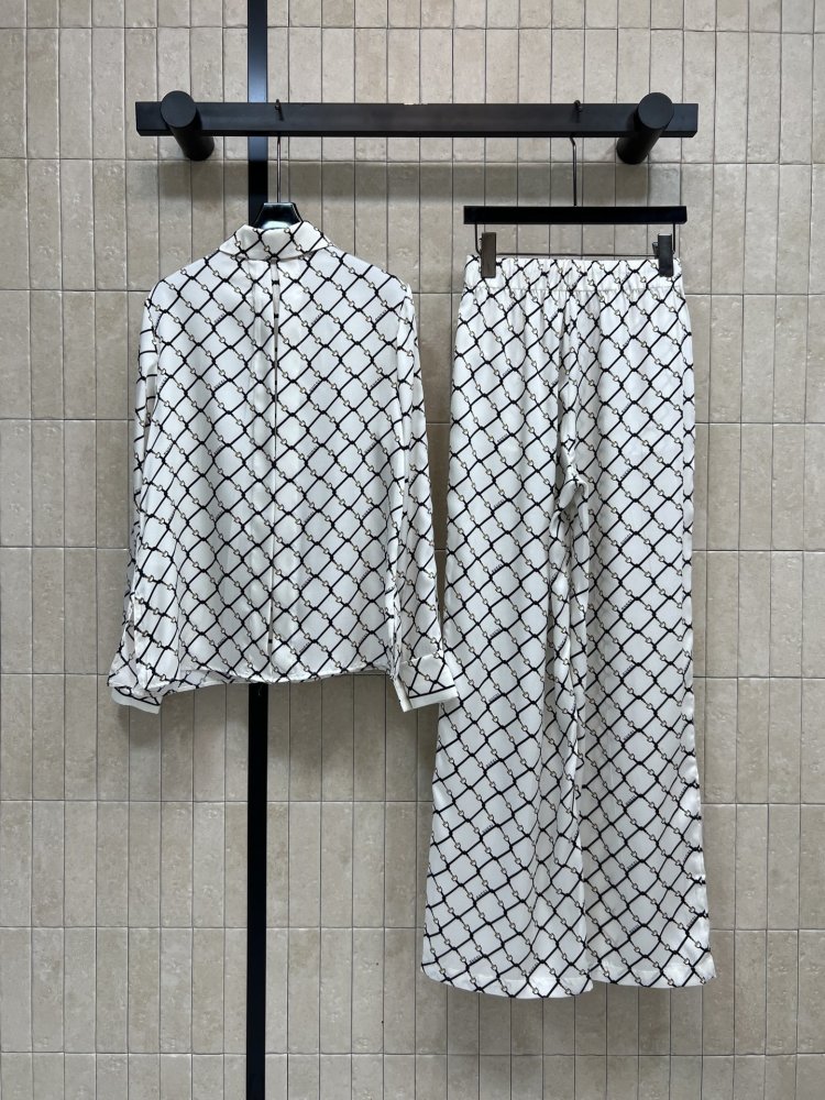 Костюм женский фото 7