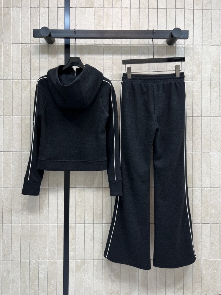 Костюм женский фото 7