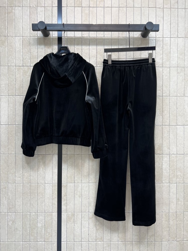 Костюм жіночий фото 7