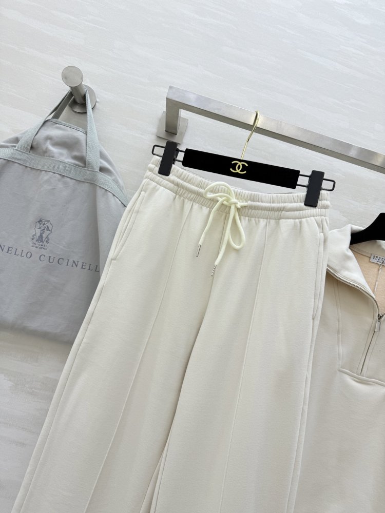 Костюм женский фото 7