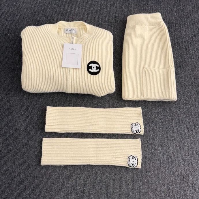 Костюм женский фото 7